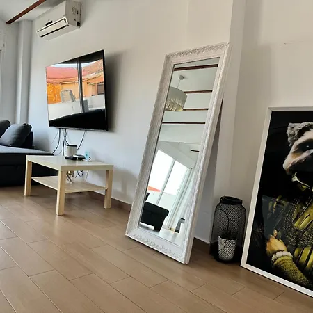 Luxury Apartment *